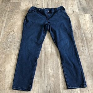 Lee Easy Fit Skinny Jeans.